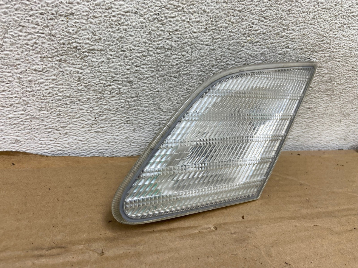 2000 2001 2002 Toyota Avalon Right Passenger Side Inner Tail Light AG8293 LK1
