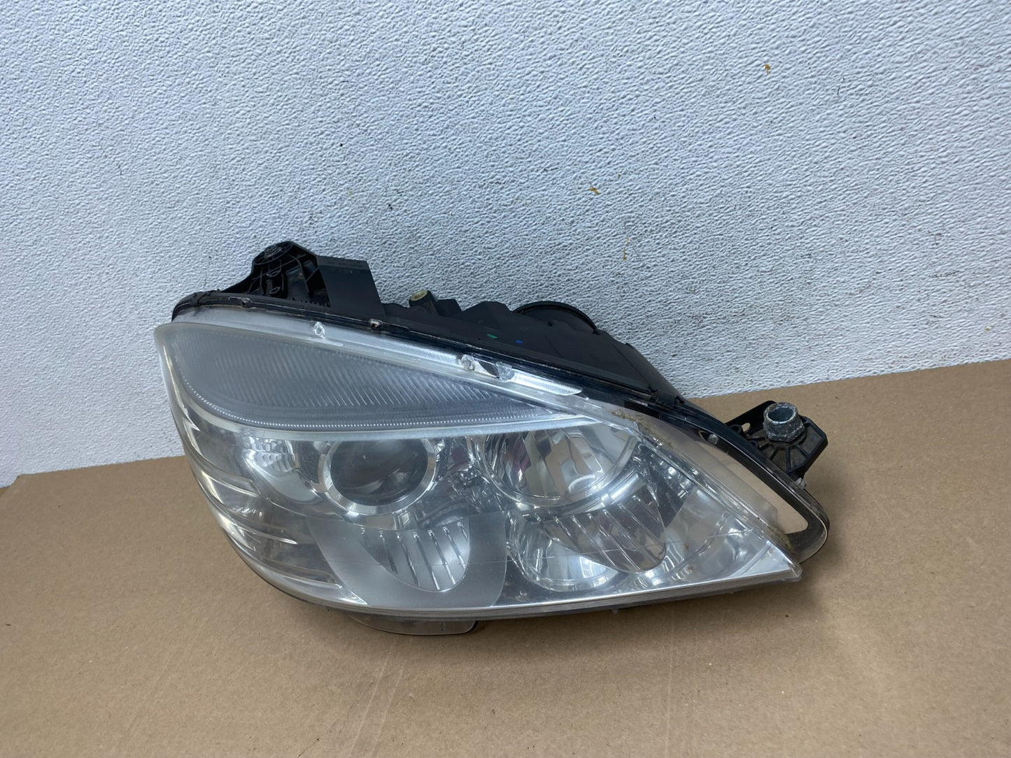2008 to 2011 Mercedes Benz C-CLASS Right Passenger Side Headlight AE4845 DW1