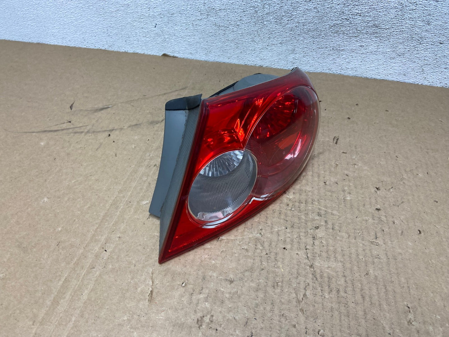 2003 - 2005 Mazda 6 Right Passenger Rh Side Tail Light AG0524 LK2