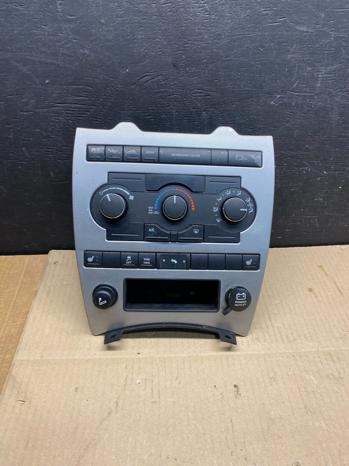 2005 2006 2007 Jeep Commander Grand Cherokee A/C Climate Control Bezel L0436 DG0