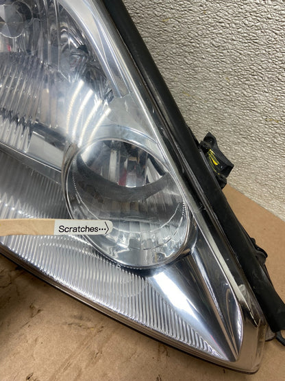 2004-2005 Toyota Sienna Right Passenger Halogen Headlight TYC Y0341 DW3