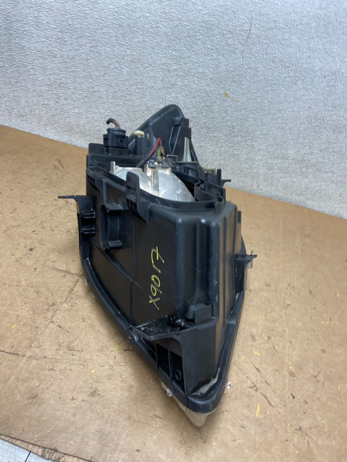 2007 to 2013 Mercedes Sprinter Headlight Left Driver Side Halogen Oem X9017 DW8