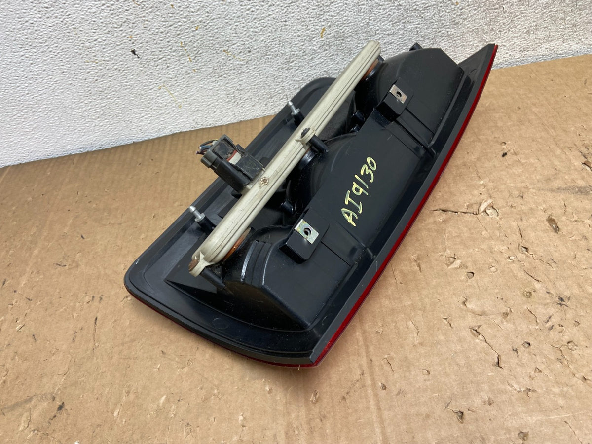 2002 to 2006 Dodge Ram 1500 Right passenger Rh side Tail Light AI9130 LK5