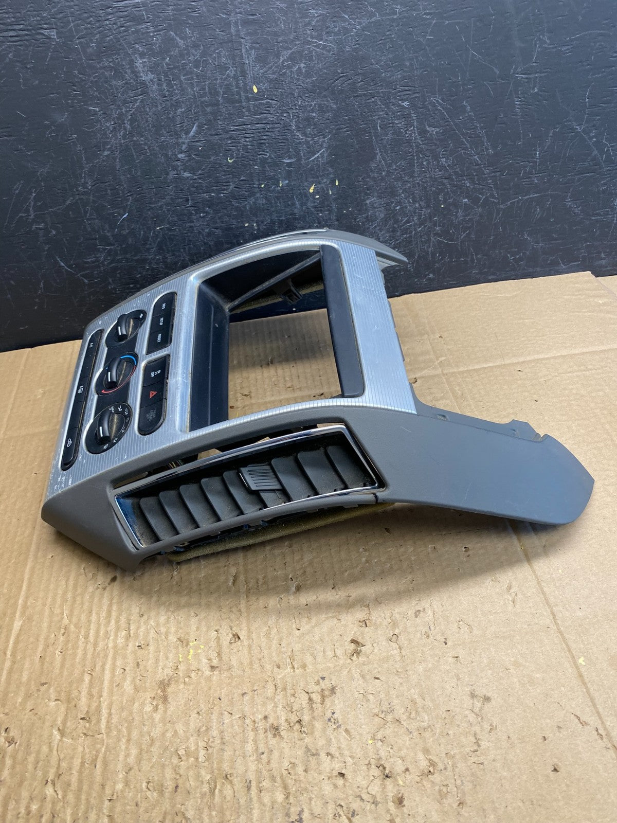 2007 - 2010 Ford Edge Heater Climate Control Radio Control Dash Bezel ac9563 DG4