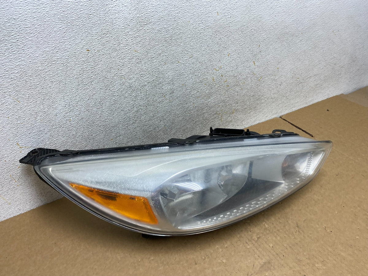 2015-2017 Ford Focus Right Passenger Rh Side Halogen Headlight AI3262 DW2