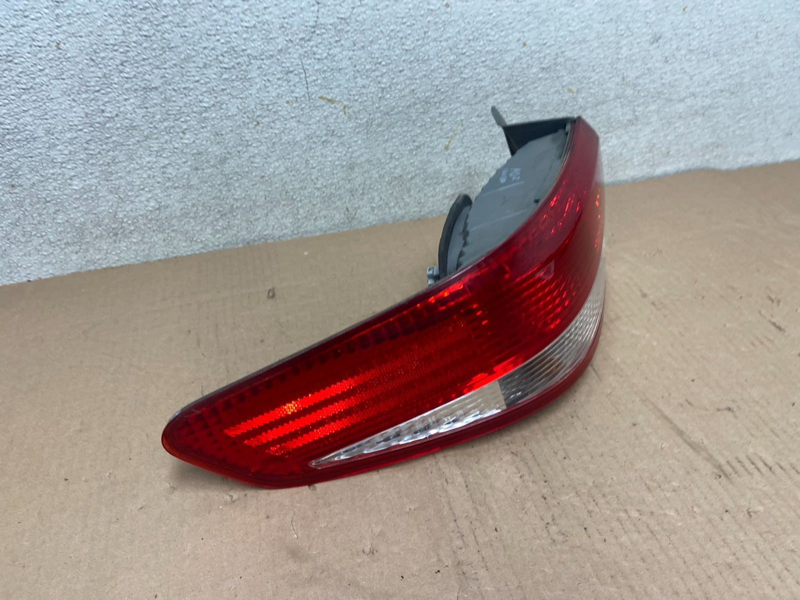 2003 to 2004 Honda Accord Sedan Left Driver Lh Side Tail light R1584 DW1