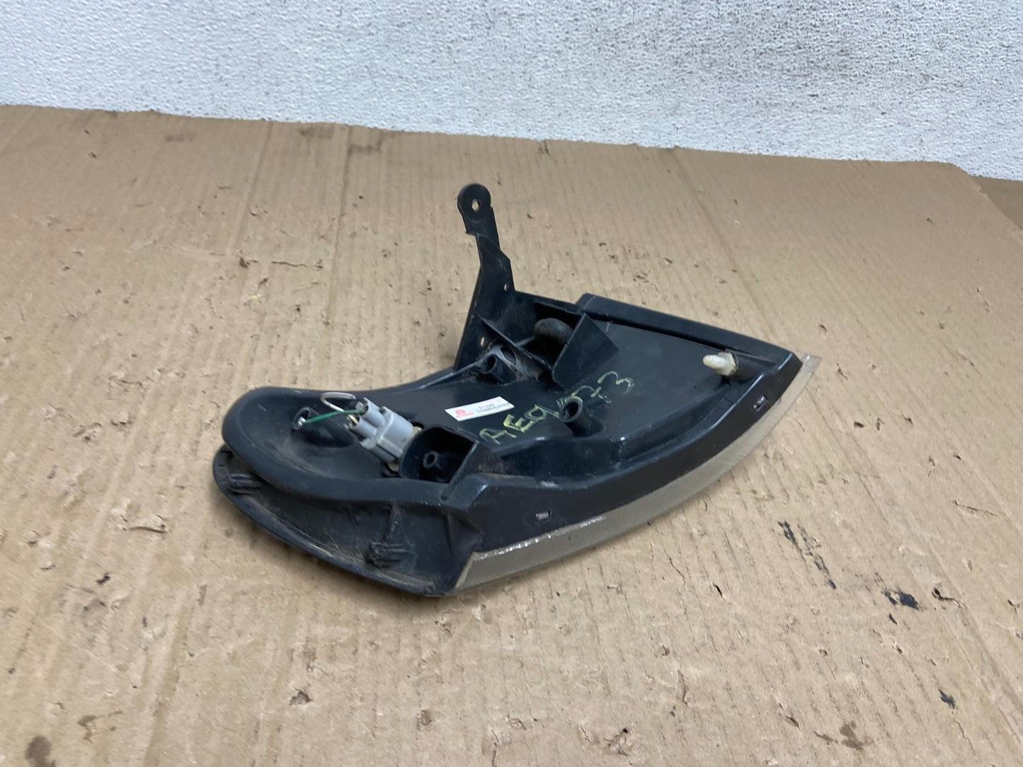 1993 to 1997 Toyota Corolla Left Driver LH Corner Marker Turn Signal AE9073 DW5