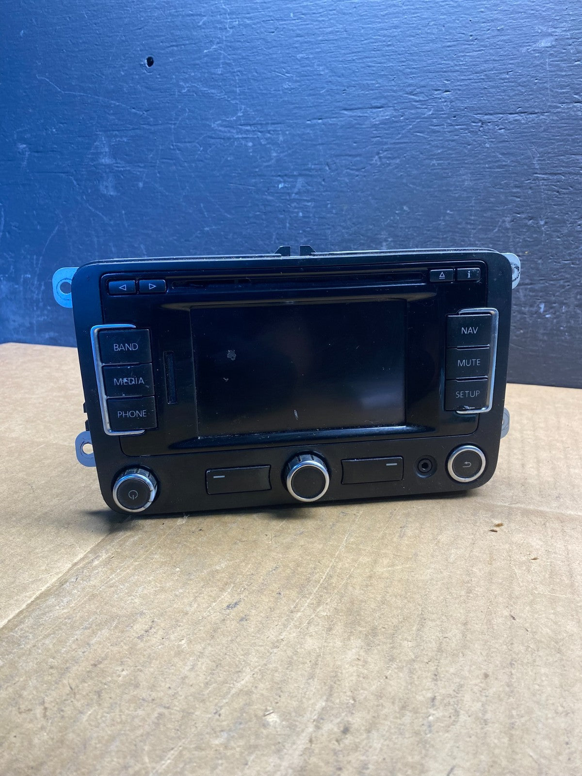 2009 to 2013 Volkswagen Tiguan Radio CD Player Screen Display AD3589 DG0