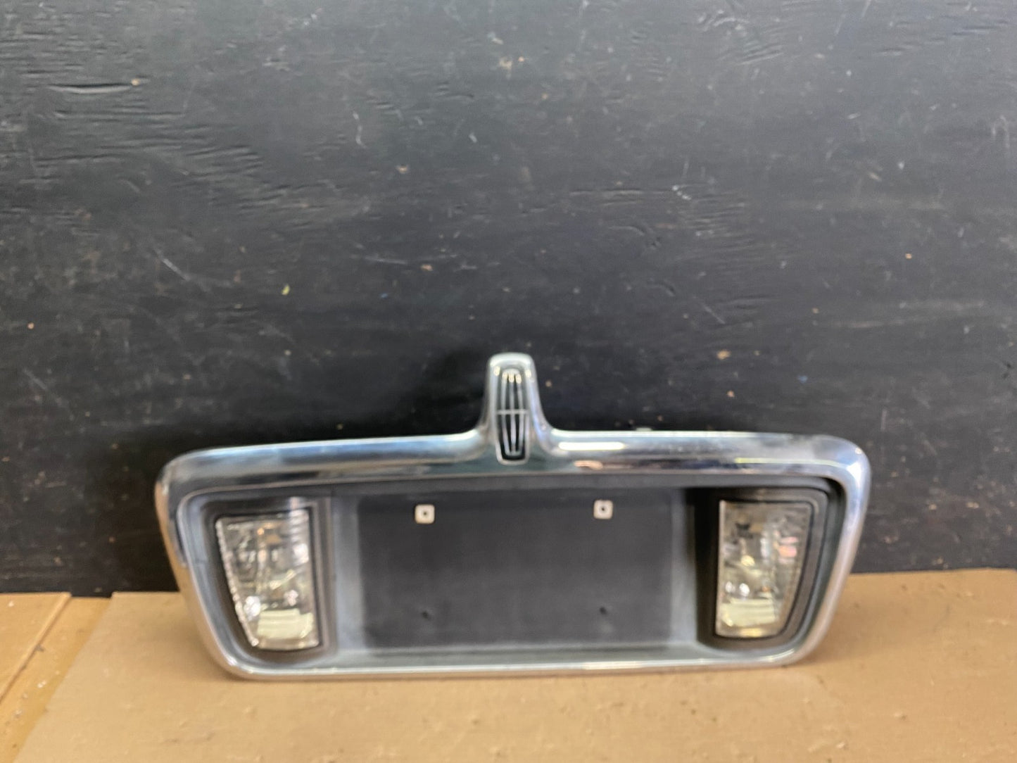 2003- 2006 Lincoln LS Rear Finish Panel Trunk Panel Chrome OEM S1437 DG0
