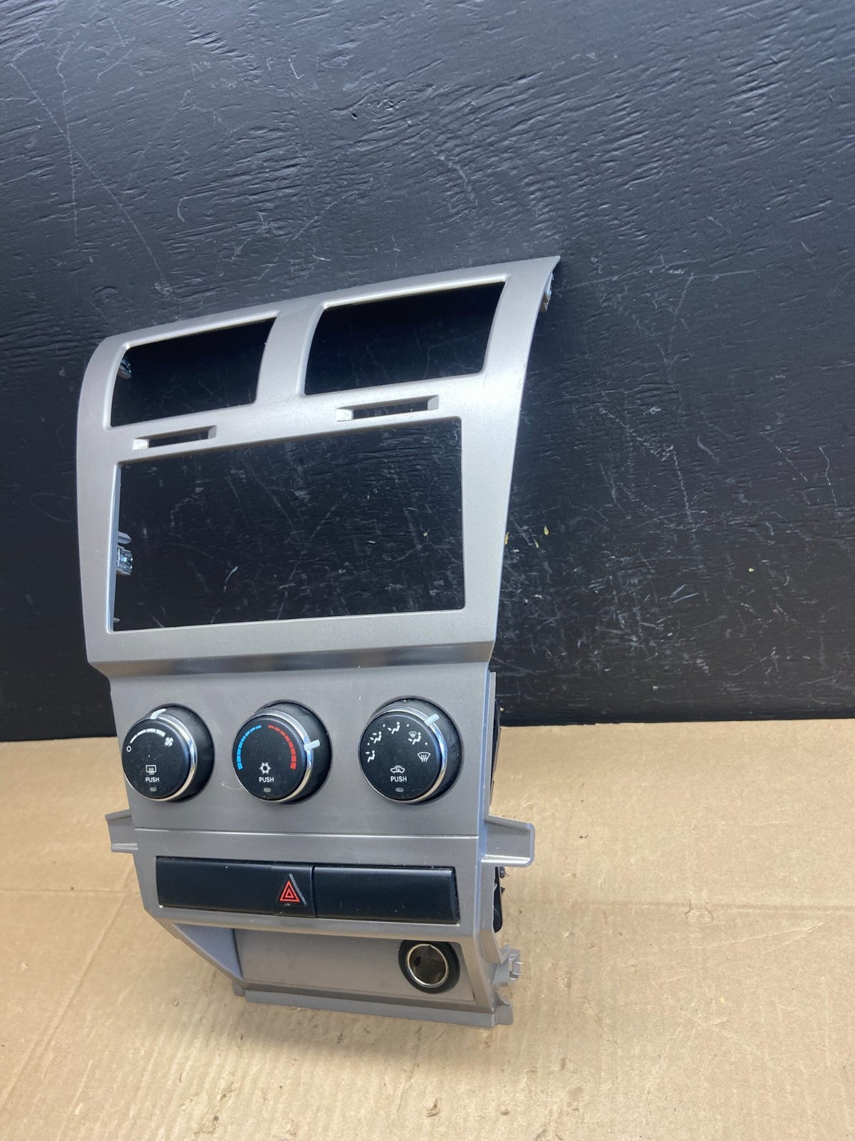 2008 2010 Dodge Avenger Center Dash A/C AC Climate Control Bezel Trim AB96721