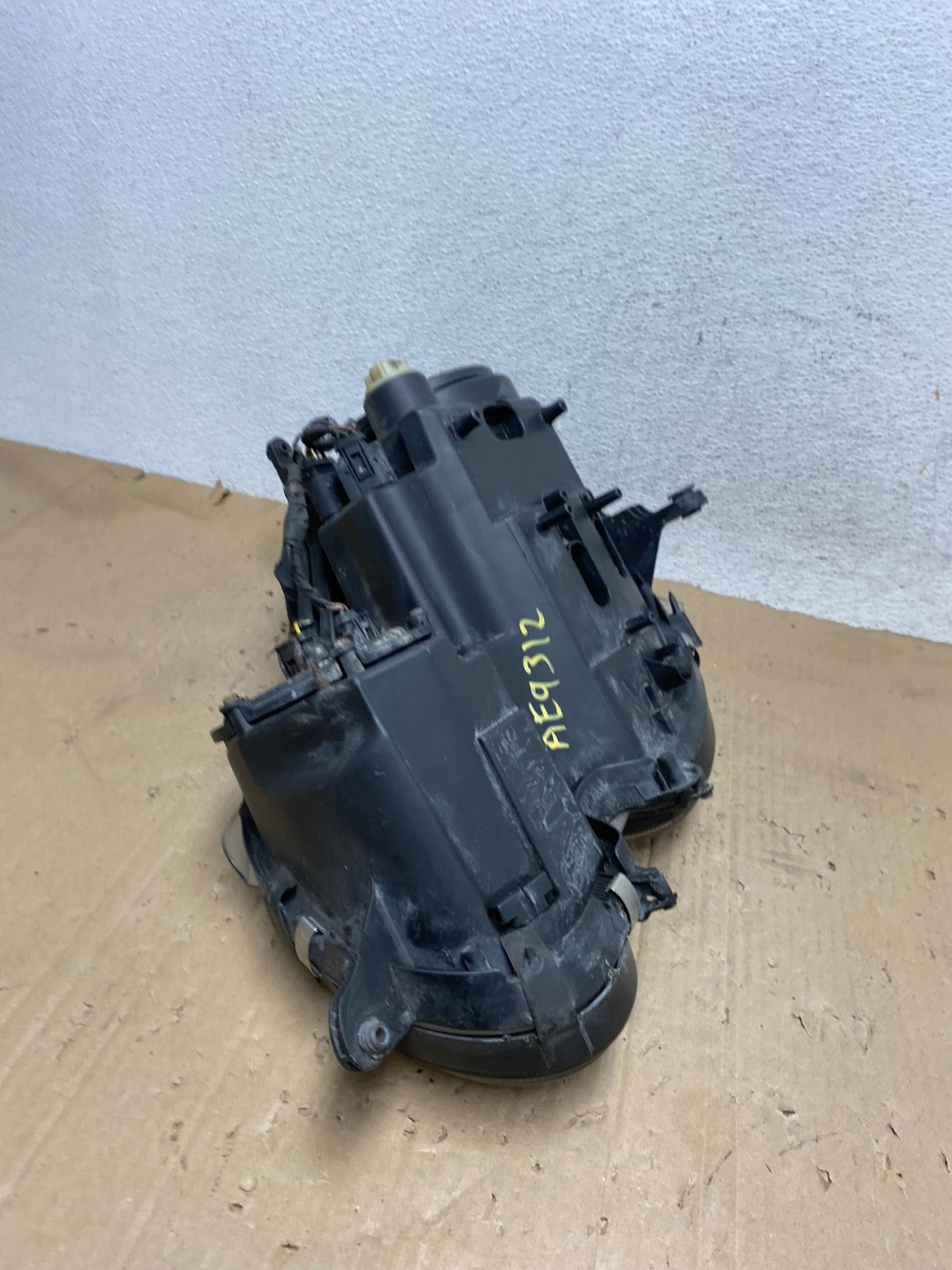 2003-2006 Mercedes E E320 E350 Class Right Passenger Halogen Headlight AE9312 LK7