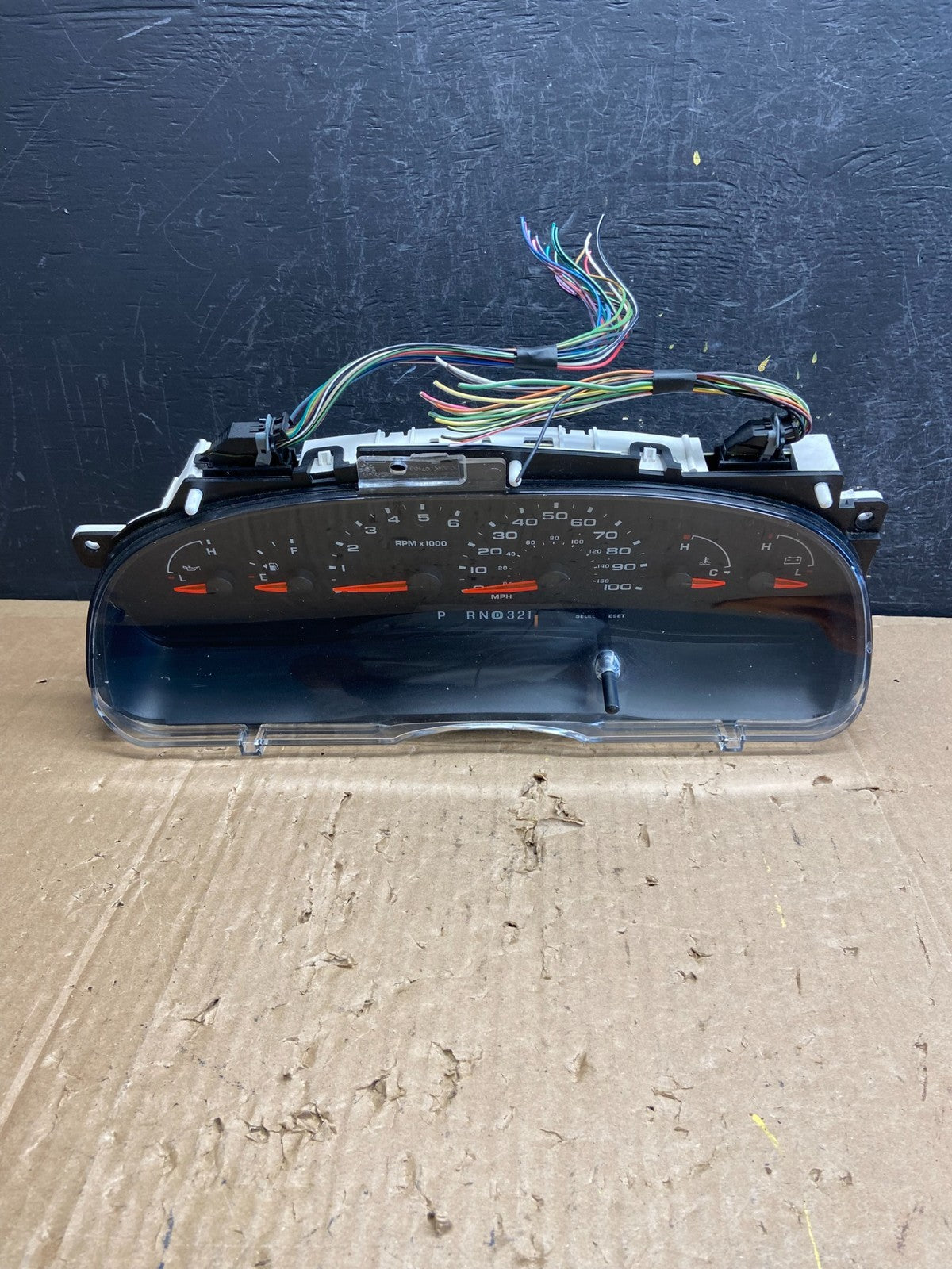 2006 Ford E350 Gauge Speedometer Cluster AD6901 DG0