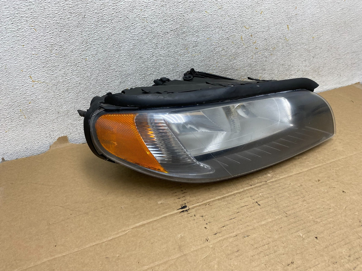 2008 to 2013 Volvo XC70 V70 S80 Right Passenger Side Halogen Headlight AH7886 DW1