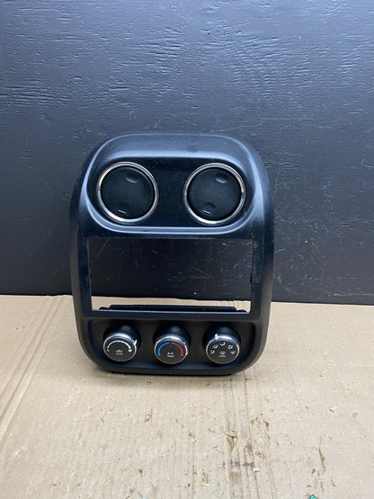 2011 to 2017 Jeep Compass Dash Climate Temperature Control Radio Bezel AB9022 DG0