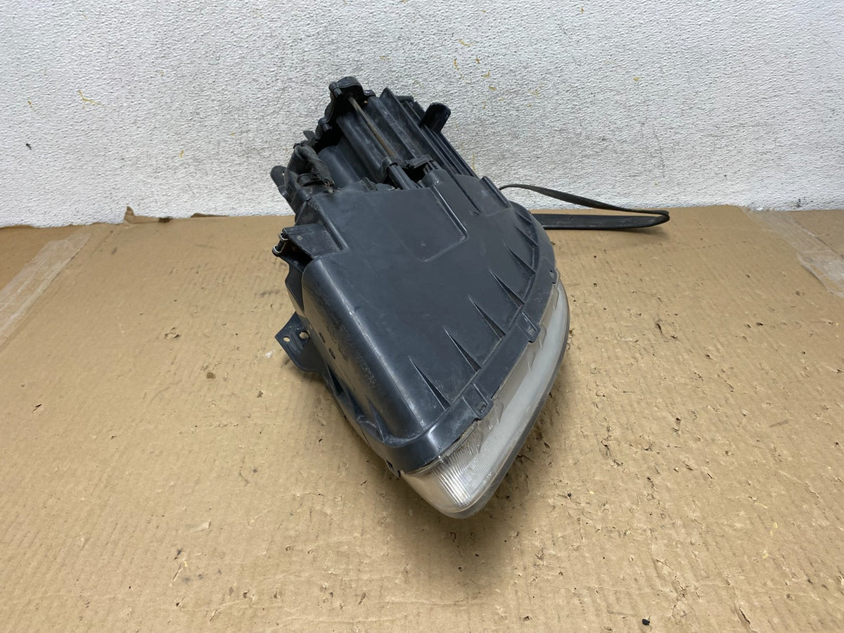 2007 to 2012 Hyundai Veracruz Right Passenger RH Headlight Halogen AH2926 DW7