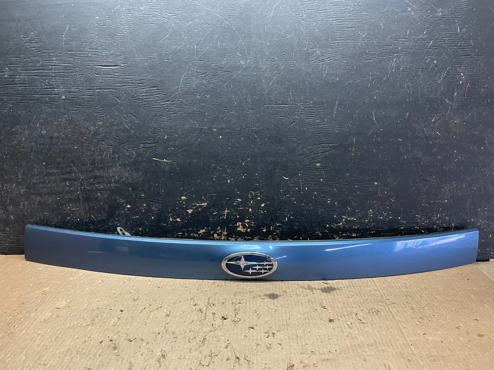 2009 - 2013 Subaru Forester  Liftgate Tailgate Trunk Trim Molding Z5582 DG0