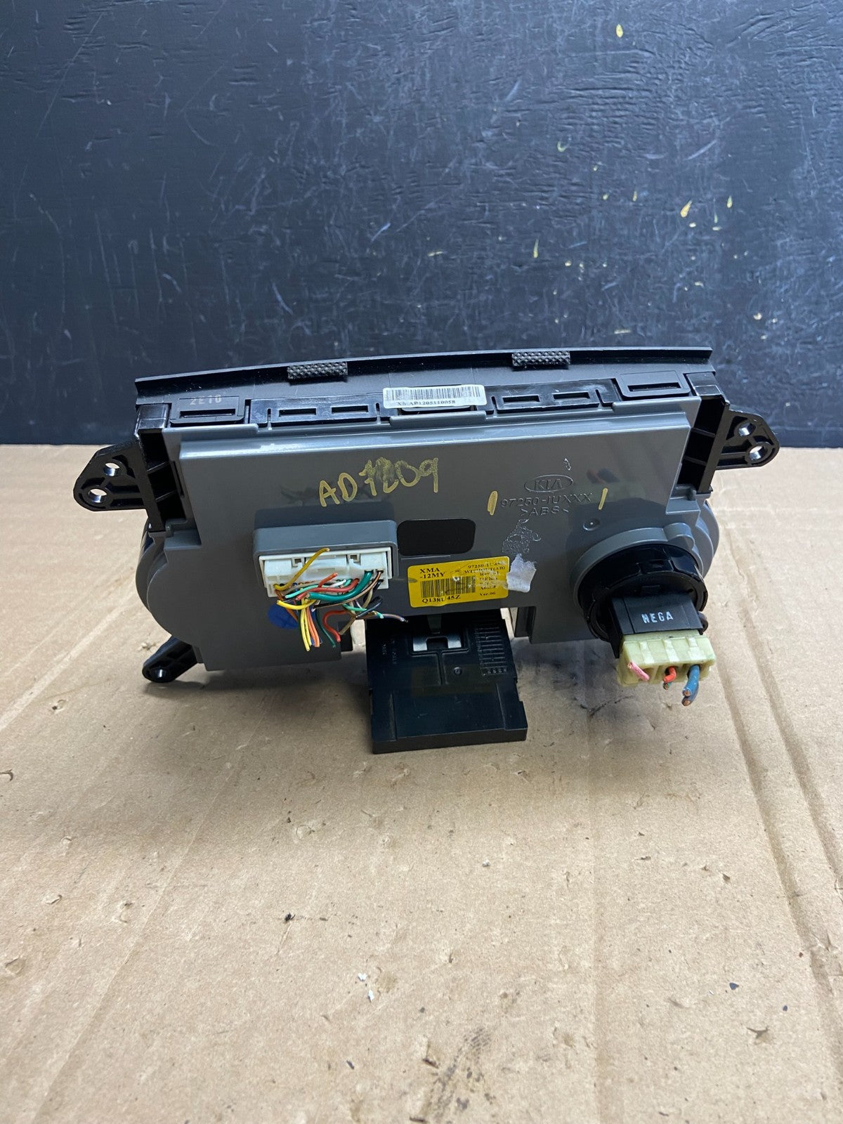 2011 2012 2013 Kia Sorento Temperature AC Climate Control 97250-1uxxx AD7209 DG3