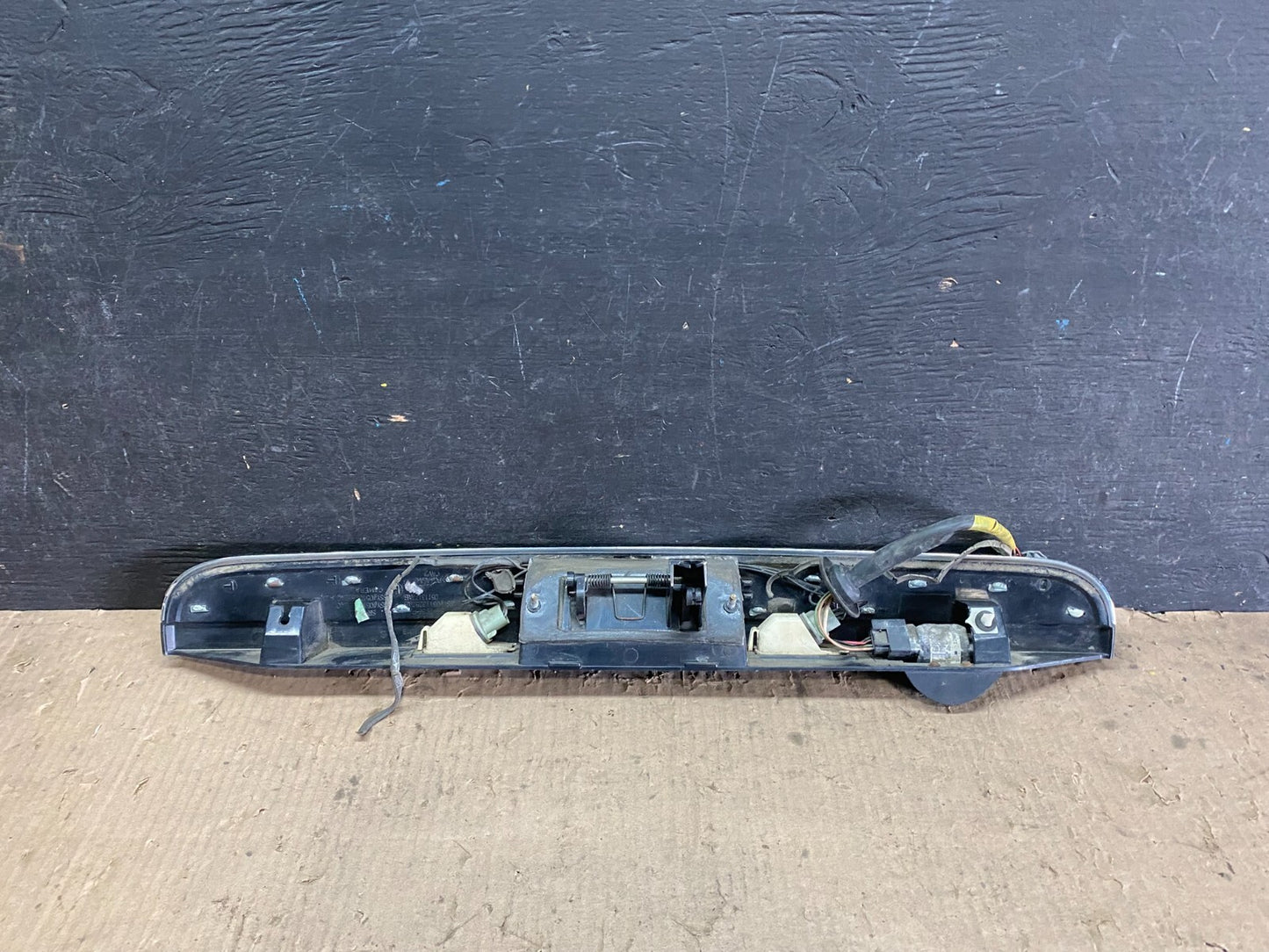2008 to 2010 Chrysler Town & Country Tailgate Trim w/ Camera Panel OEM j1159 DG4