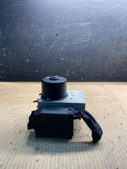 2005 to 2009 Mercedes W203 C230 CLK350 ABS Anti Lock Brake Pump Module Z0343 DG3