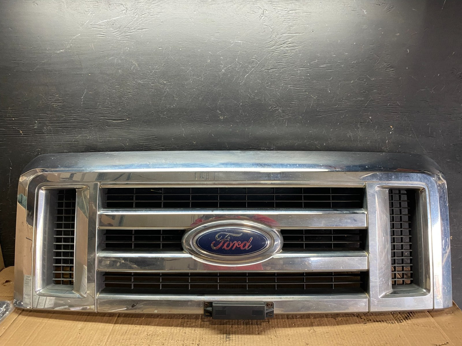 2008 to 2014 Ford Econoline E150 E250 Front Upper Chrome Grill Grille u6357 DG0