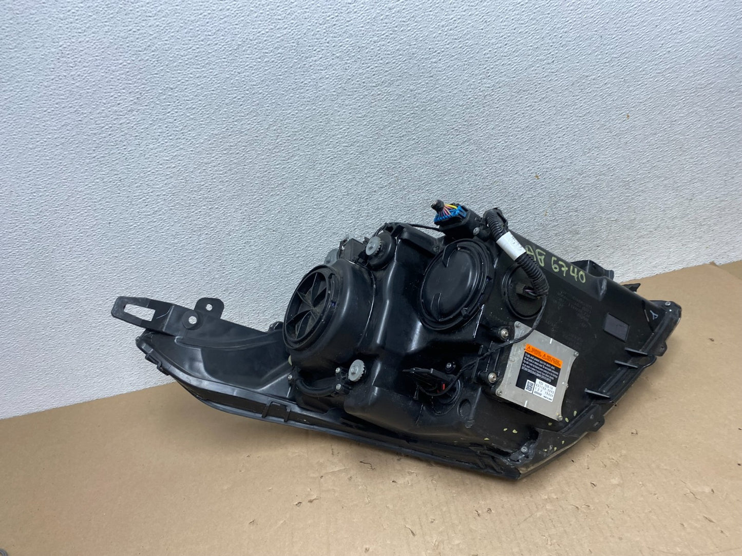 Xenon 2010 to 2016 Cadillac SRX Left Driver LH Side Headlight AG6740 DW6
