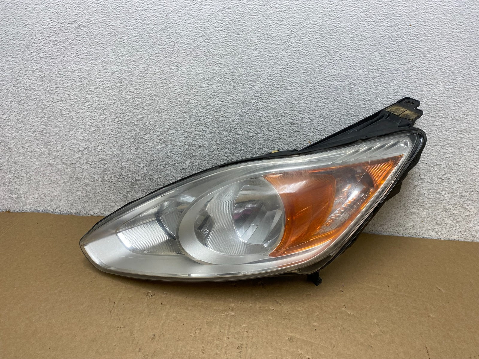 2013 to 2016 Ford C-MAX Left Driver LH Side Headlight AF7324 DW0