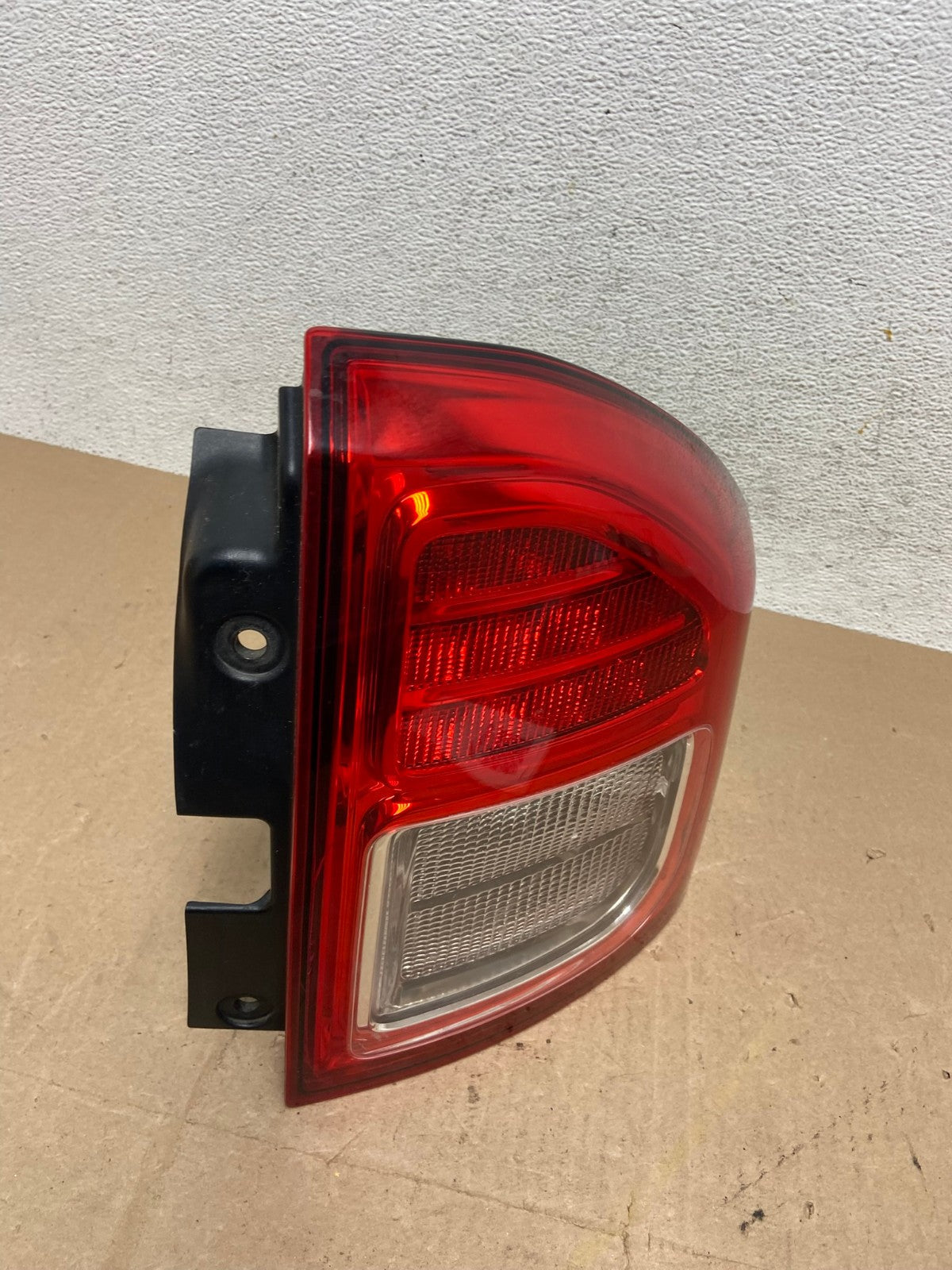 2011 2012 2013 Jeep Compass Right Passenger Rh Side Tail Light AE6779 LK2