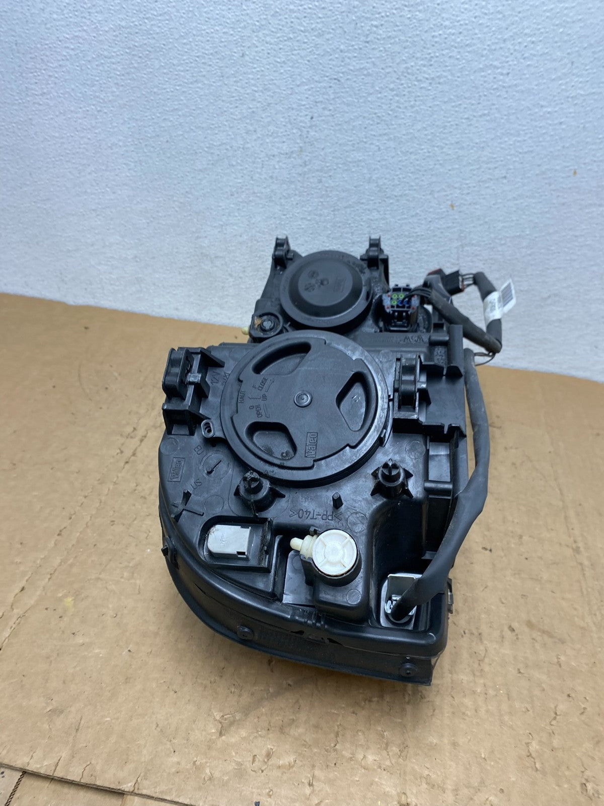 2003-2013 Volvo XC90 Left Driver LH Side Halogen Headlight AD0625 DW8