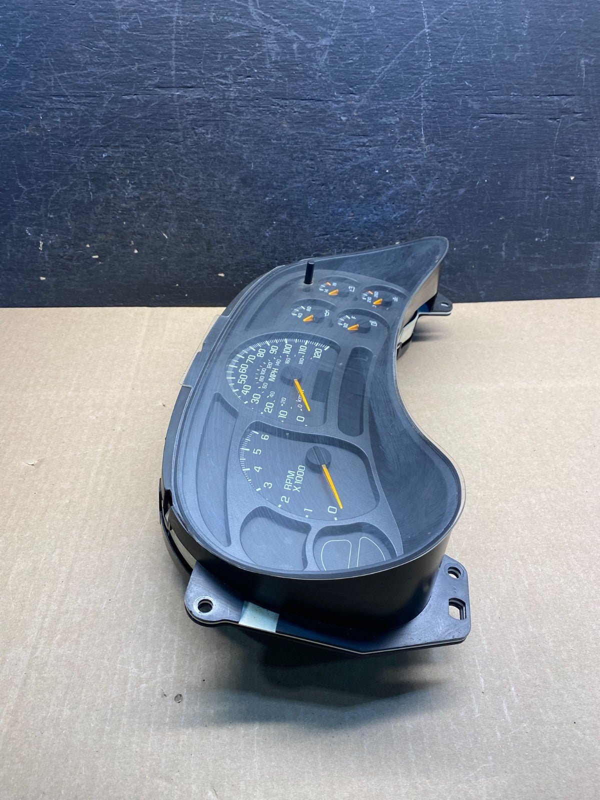 2003 to 2006 Chevrolet Silverado Speedometer Instrument Cluster AG7453 DG1