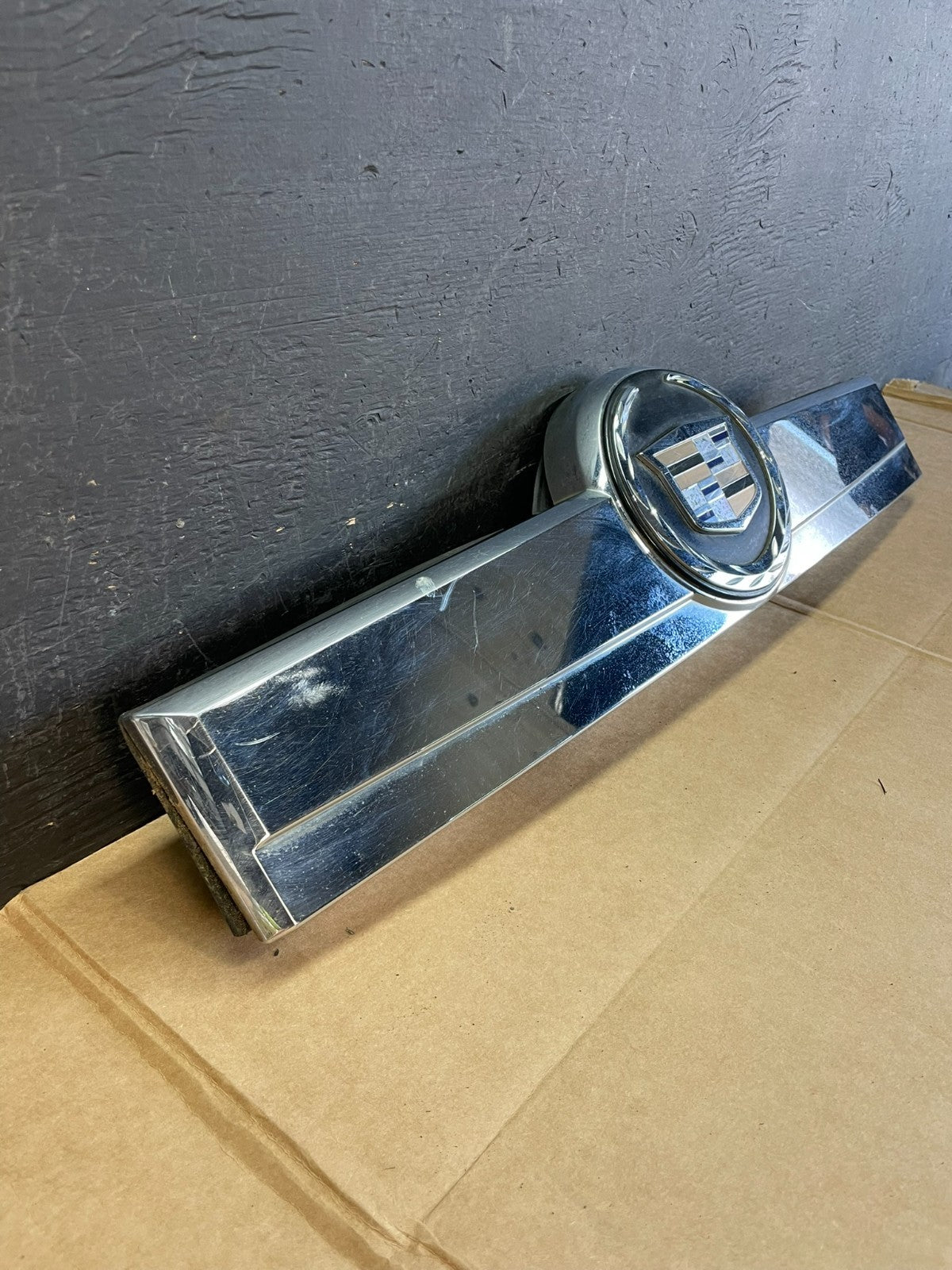2007 to 2014 Cadillac Escalade Rear Liftgate Trim Molding W/O Camera AE0770 DG2