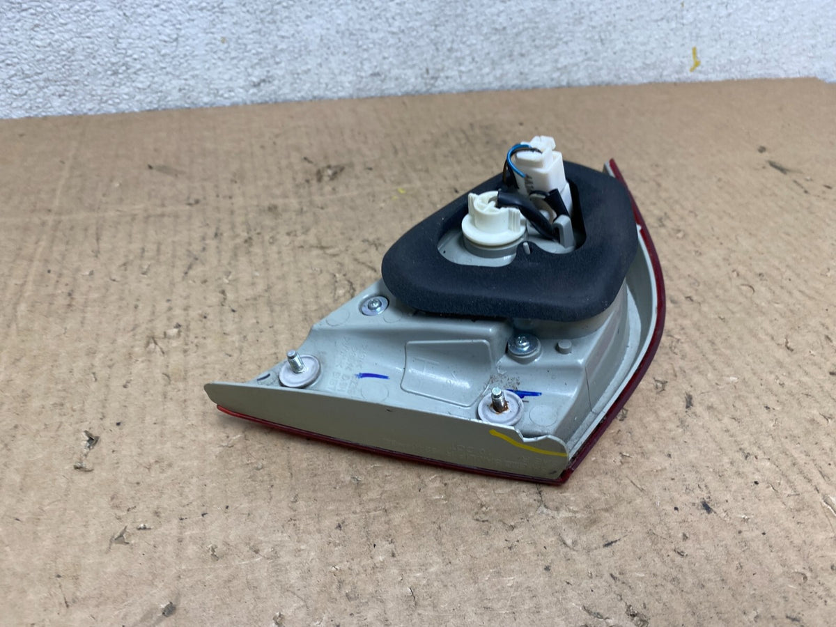 2011 to 2014 Hyundai Sonata Right Passenger Rh Inner Tail Light L8741 DW7