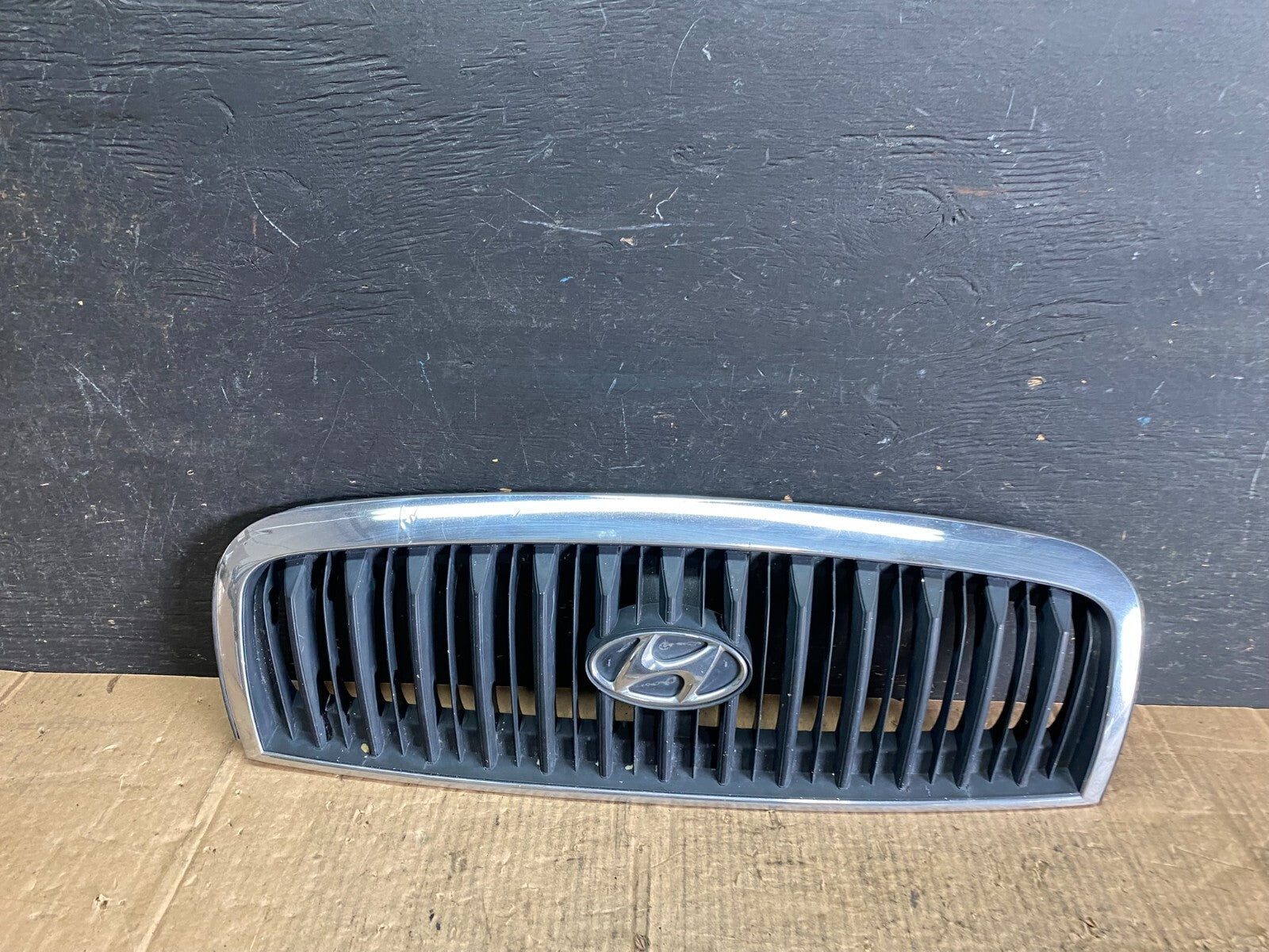 2001 to 2005 Hyundai Sonata Front Upper Grille Grill Bumper O6173 PS0