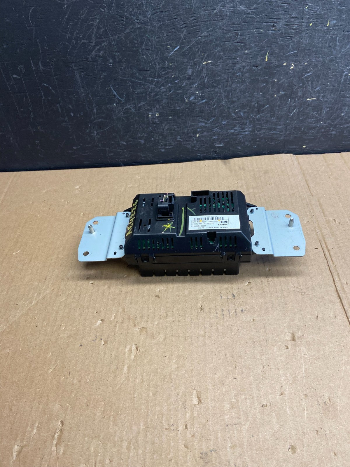 2013 to 2016 Ford Fusion 4.2" Radio Information Display Screen AE4226 DG3