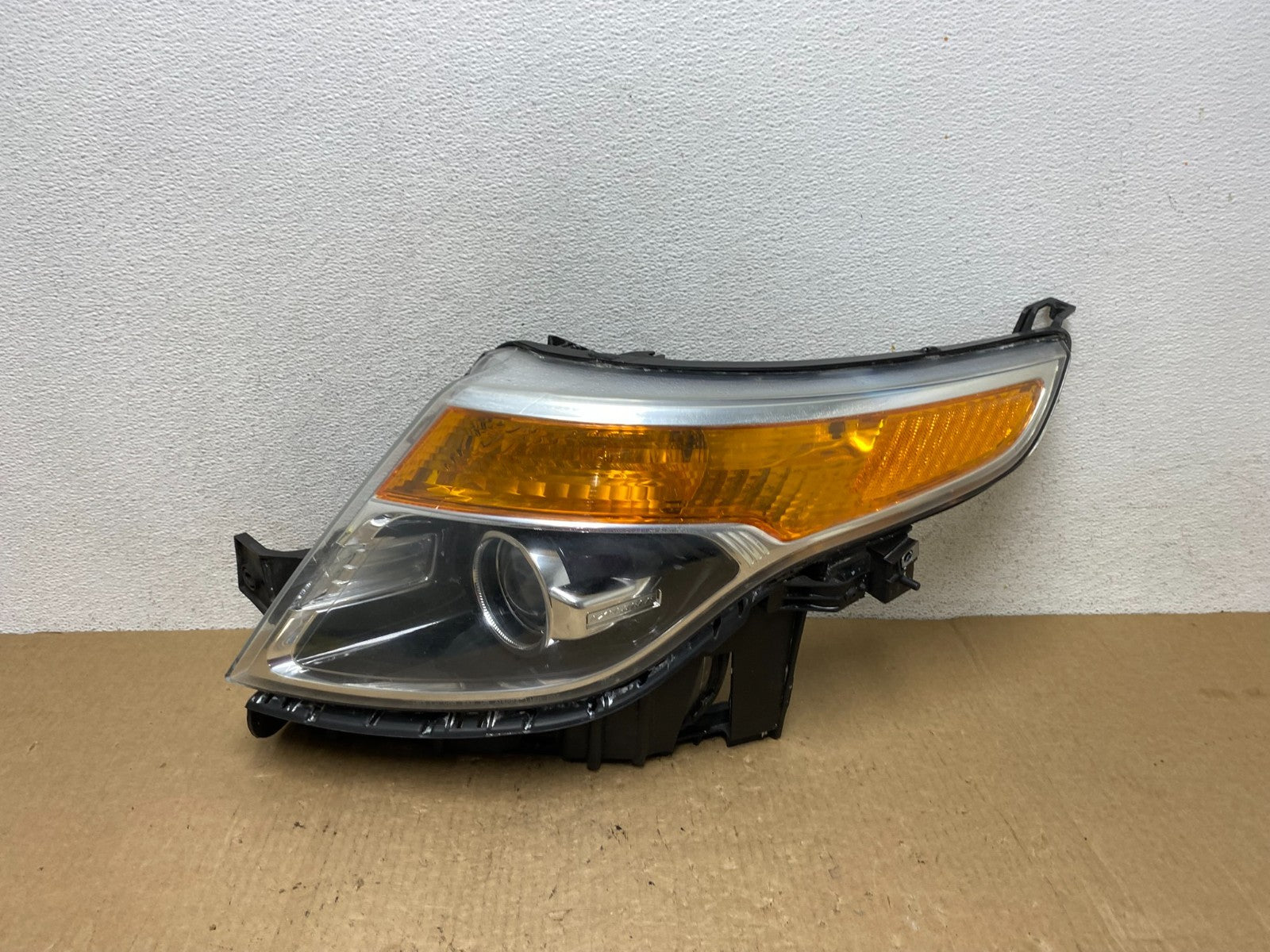 2011 to 2015 Ford Explorer Left Driver LH Halogen Headlight AF9813 DW0