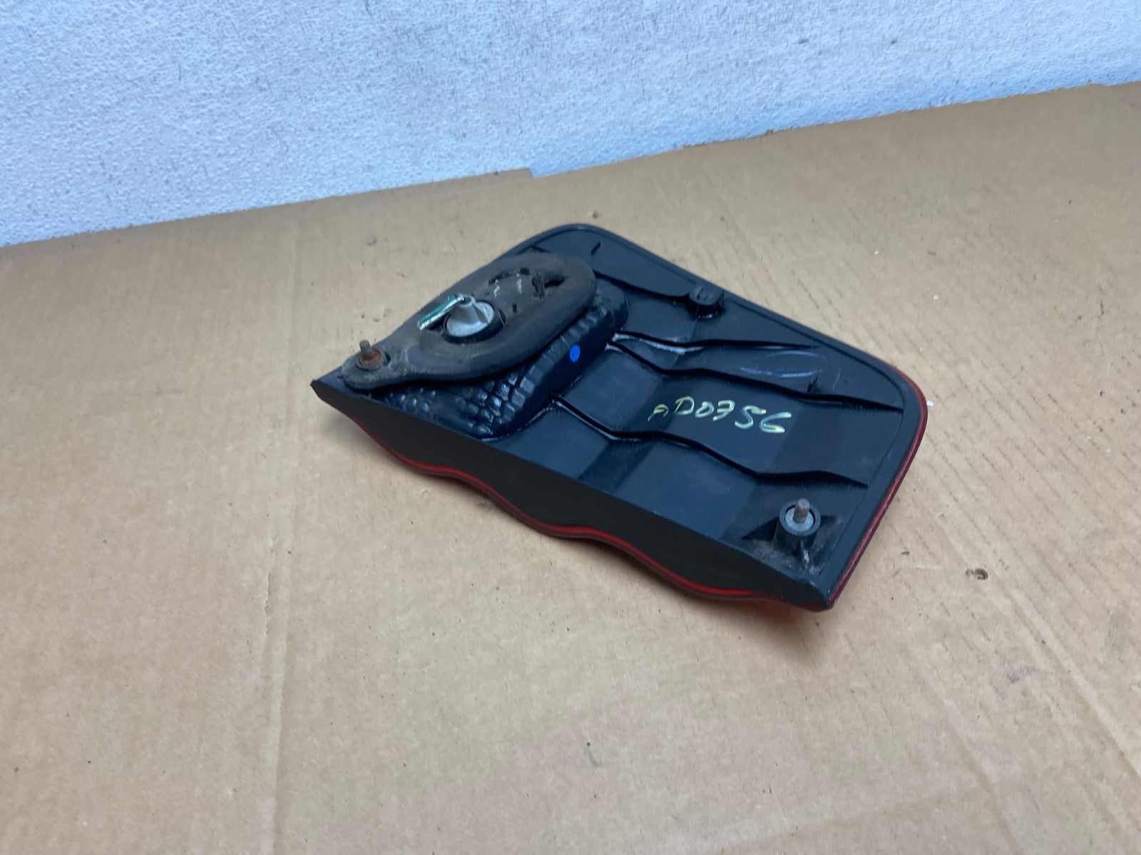 2001- 2004 Toyota Sequoia Right Passenger RH Side Tail light Inner AD0756 LK4