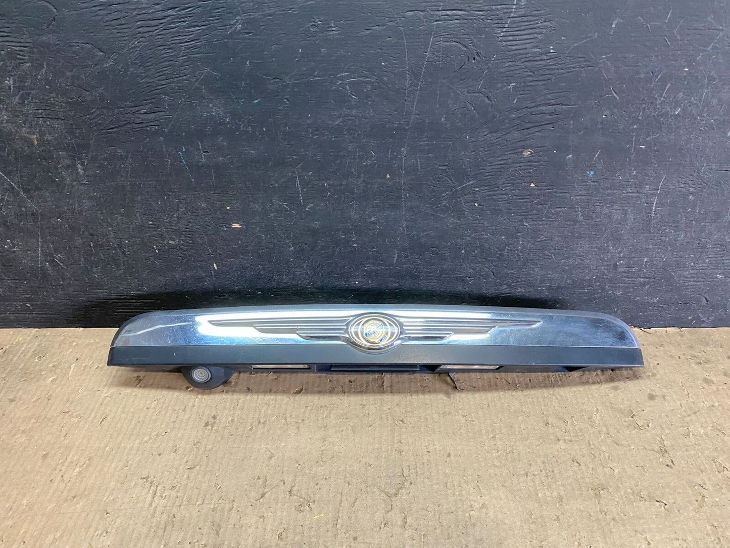 2008 to 2010 Chrysler Town & Country Tailgate Trim w/ Camera Panel OEM j1159 DG0