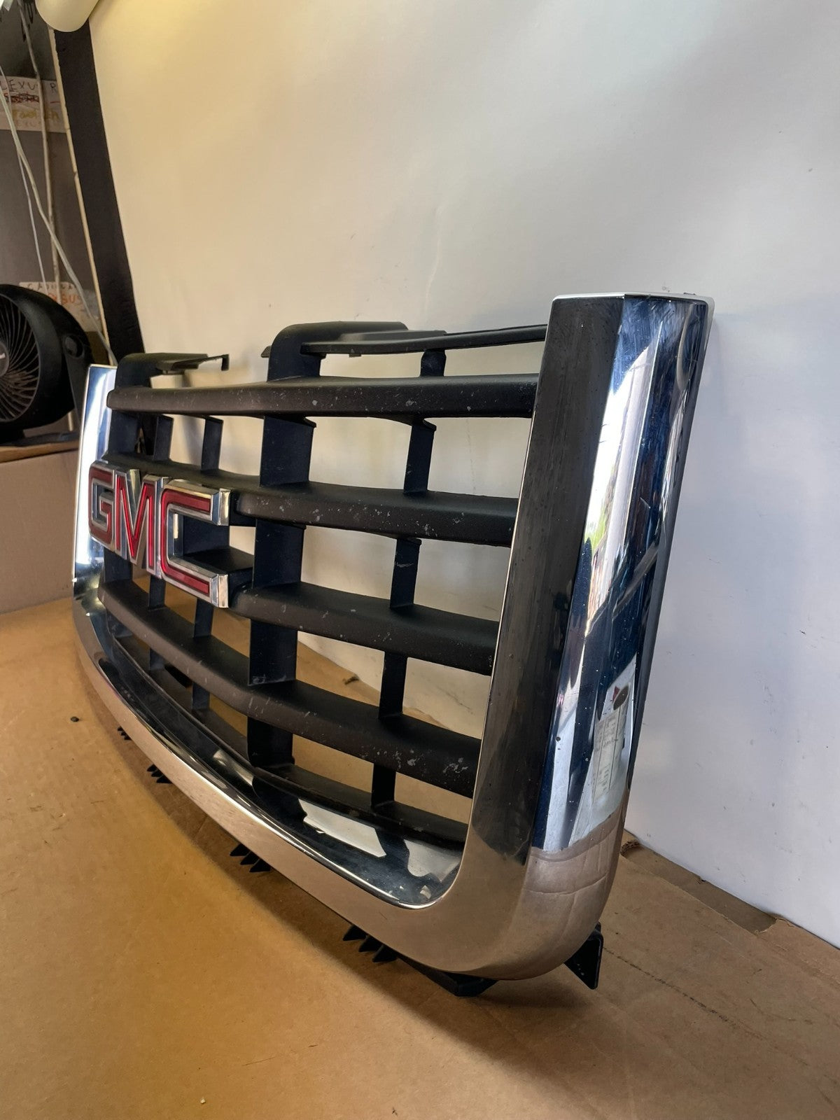 2007 to 2013 GMC Sierra 1500 Front Upper Chrome Grill Grille AG08401