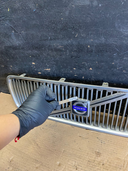 1999 to 2003 Volvo S80 Front Upper Grill Grille OEM R2112 DG5