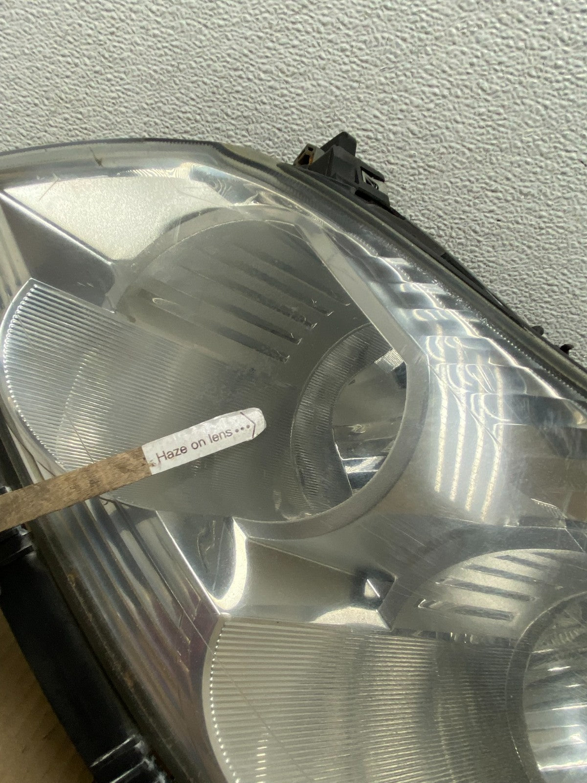 2009 to 2012 Chevrolet Traverse Left Driver Side Halogen Headlight AG7908 DW5