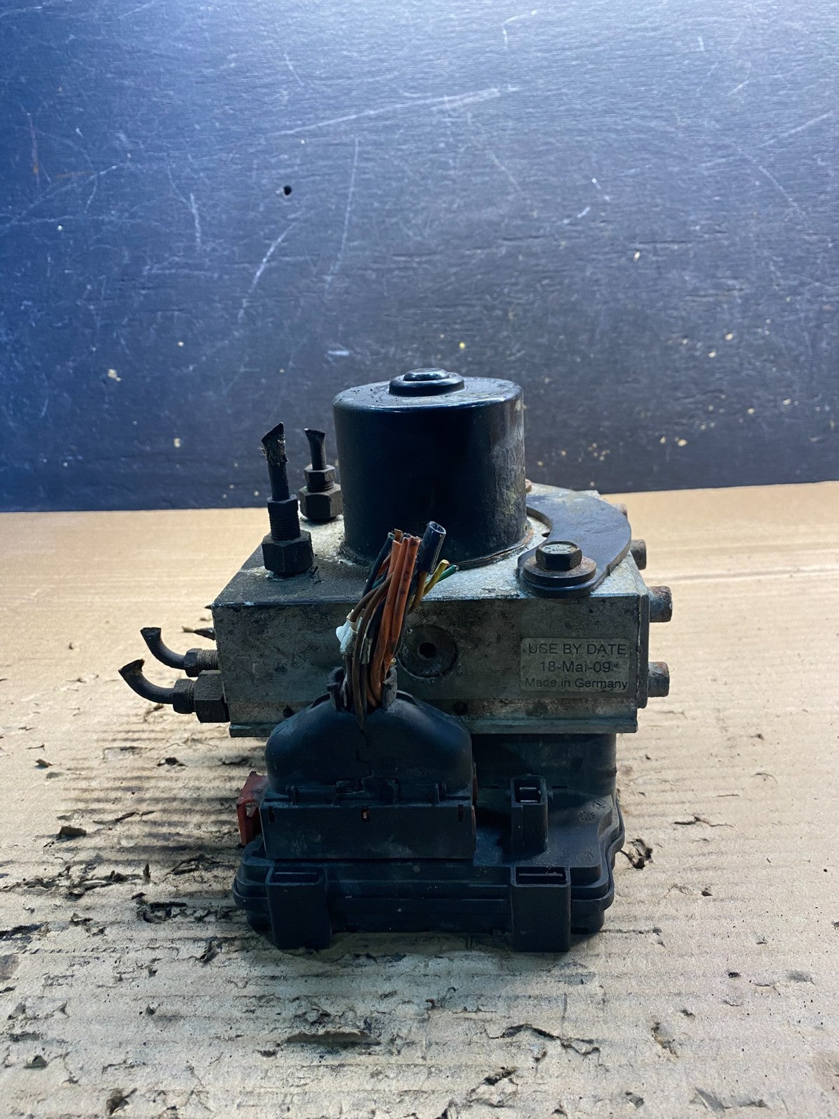 Wabco ABS Pump Hydraulic W/ Module P/N 4460470002 aa32332