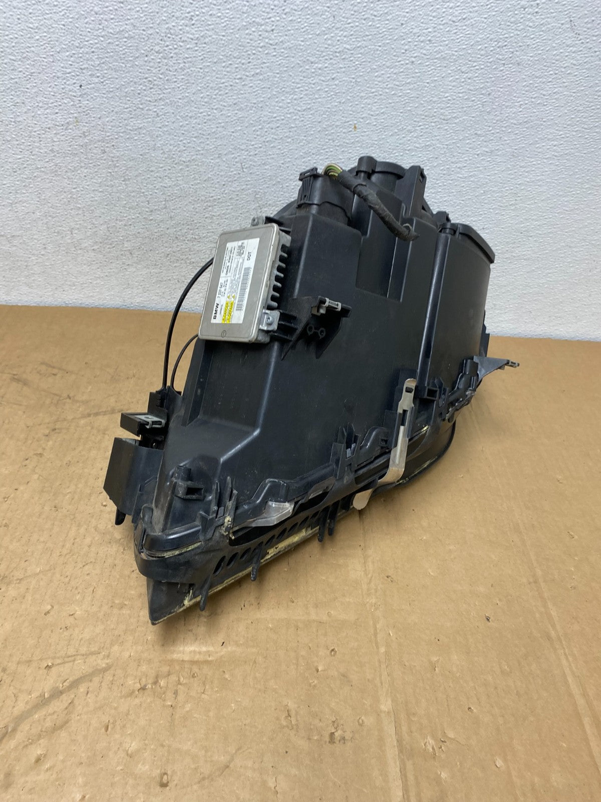 2009-2012 BMW 7-Series 740i 750i Right Passenger Xenon HID Headlight AC86097