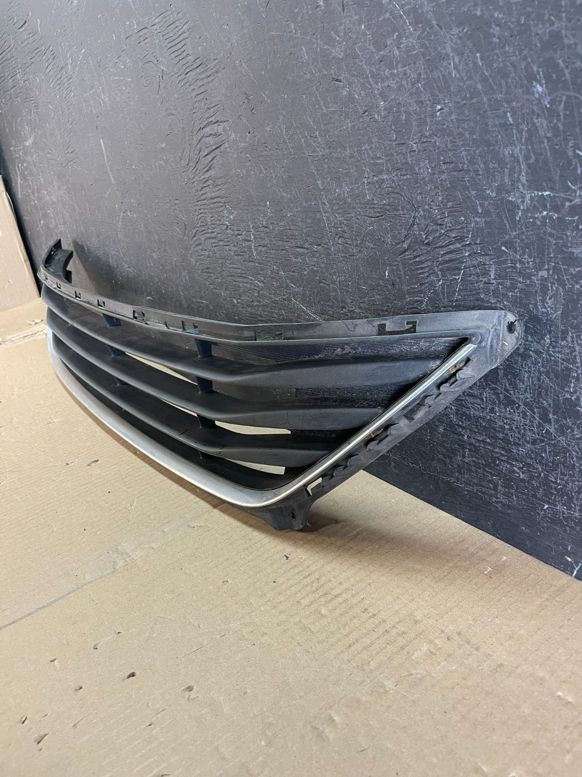 2014 to 2016 Hyundai Elantra Front Bumper Lower Grill Grille AE36851