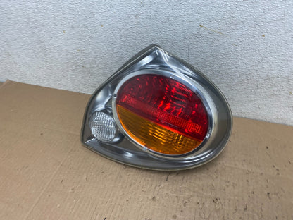 2002 2003 Nissan Maxima Right Passenger RH Side Tail Light L7258 DW1