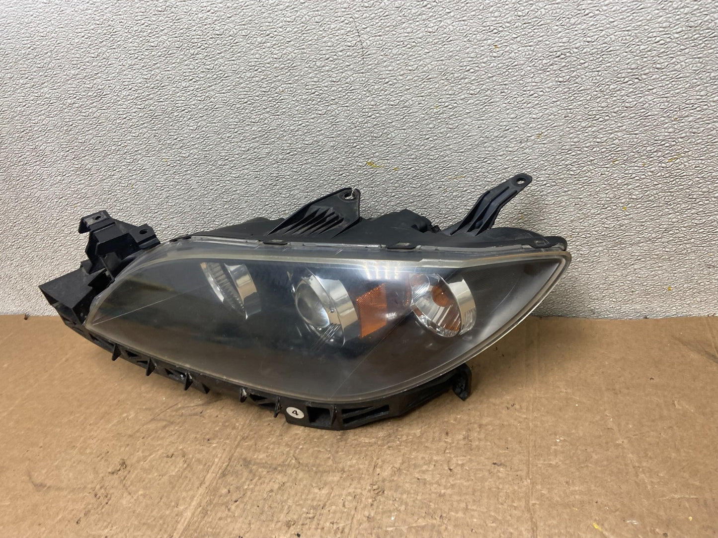 2004 to 2009 Mazda 3 Sedan Left Driver LH Side Halogen Headlight Oem AA3749 DW1