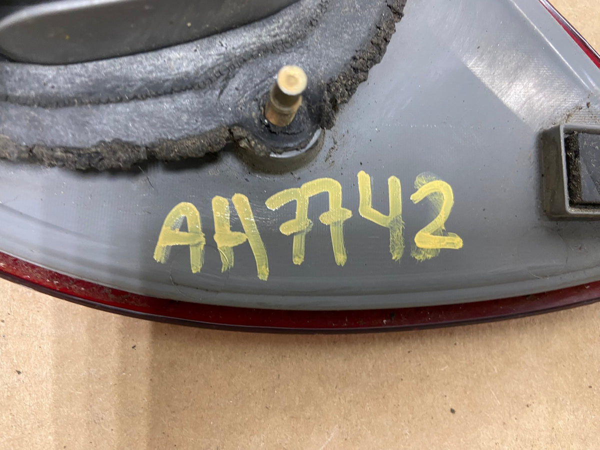 2001 2002 Toyota Corolla Left Driver LH Side Inner Tail light AH7742 LK6
