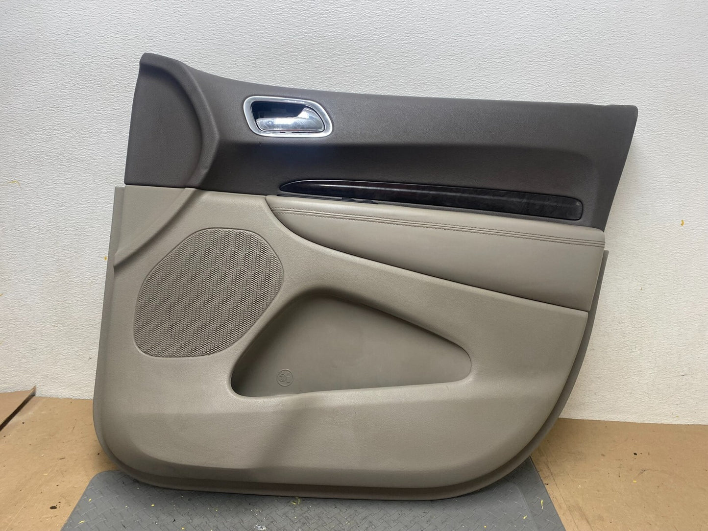 2011 2012 Dodge Durango Passenger Right Front Panel  Door Oem C7185 PS0