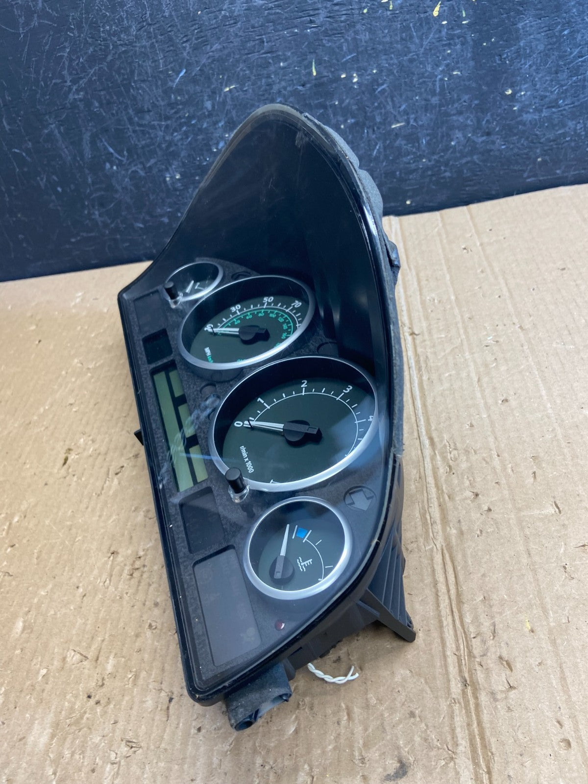 2003 2006 Land Range Rover Speedometer Cluster Gauge AE4137 DG2