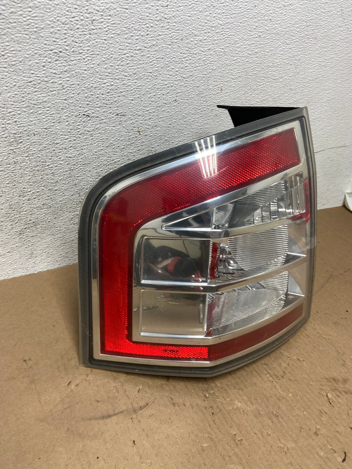 2007 to 2010 Ford Edge Tail light Left Driver Side AD7675 LK2