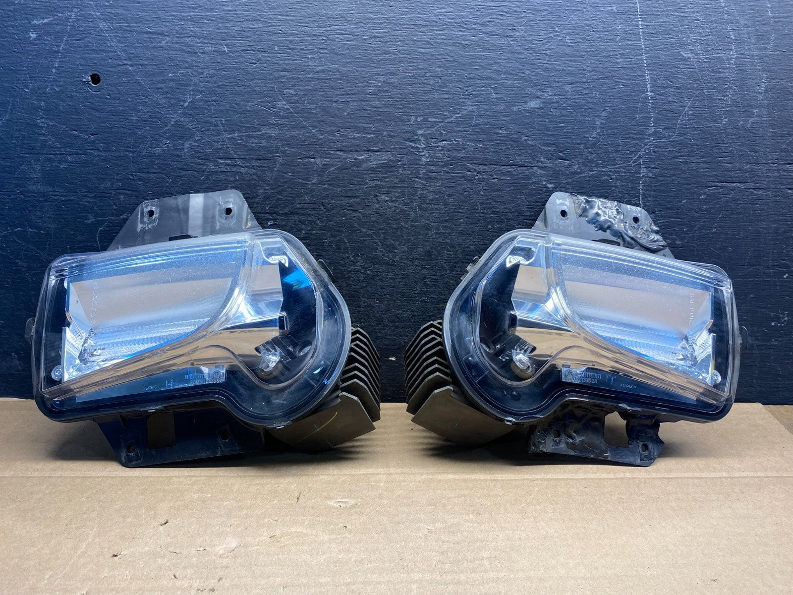 2013 to 2017 Cadillac XTS Left+Right Set Day Time Front Fog Light AE8195 DG0