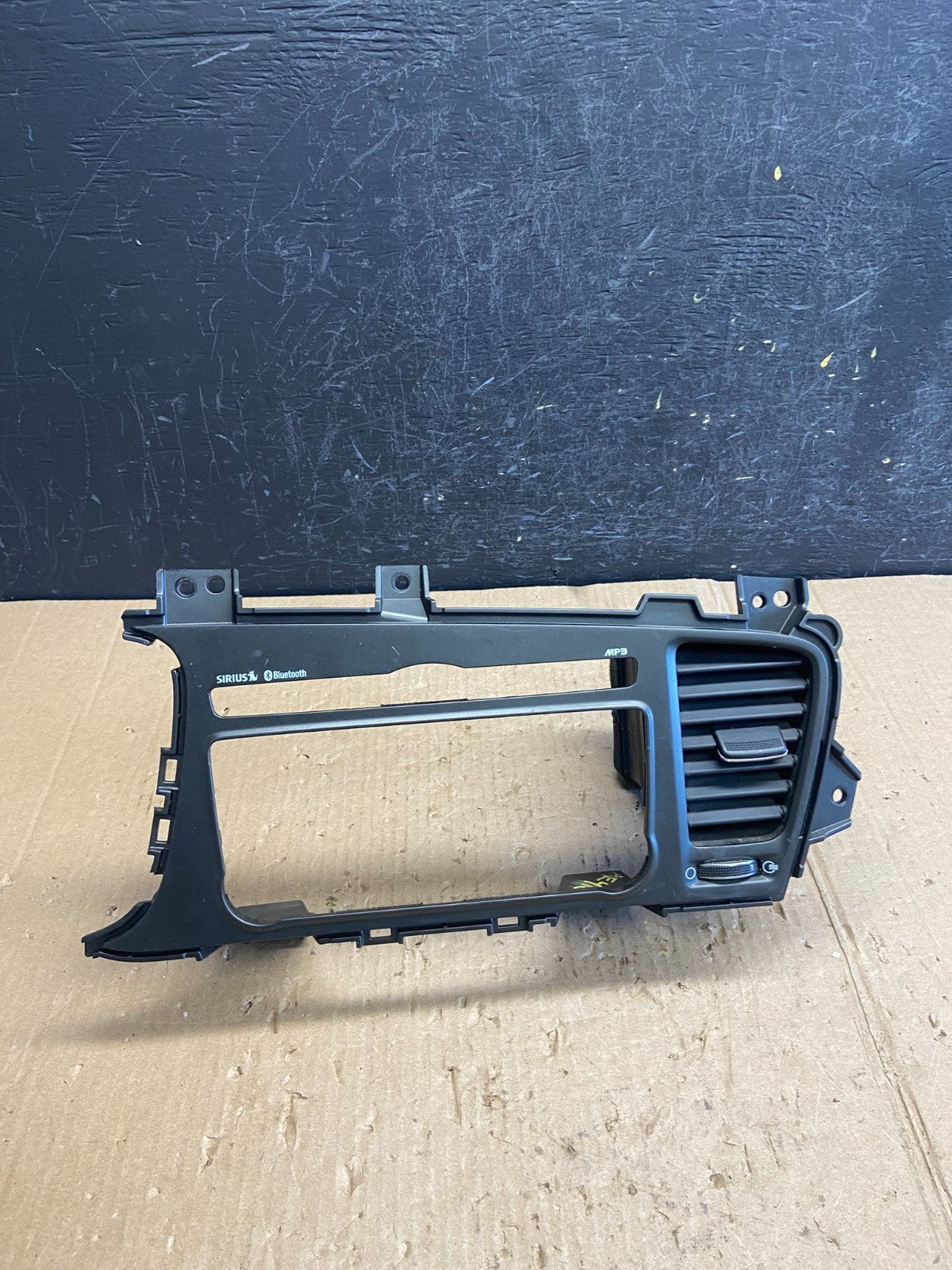 2011 2012 2013 Kia Optima Front Dash Radio Bezel Trim Air Vent AE4100 DG0